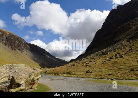 Guardando verso Honister Pass da Buttermere, Cumbria Foto Stock