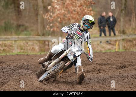 HARFSEN, PAESI BASSI - 17 MARZO: Rick Elzinga NED Yamaha Factory Racing MX2 durante la prima manche 250cc al primo round del Masters of M olandese Foto Stock