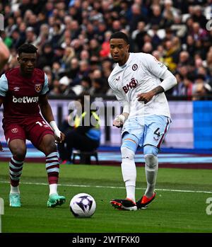 Londra, Regno Unito. 17 marzo 2024. Ezri Konsa di Aston Villa in azione. Partita di Premier League, West Ham Utd contro Aston Villa allo Stadio di Londra, Queen Elizabeth Olympic Park a Londra domenica 17 marzo 2024. Questa immagine può essere utilizzata solo per scopi editoriali. Foto per uso editoriale di Sandra Mailer/Andrew Orchard fotografia sportiva/Alamy Live news Credit: Andrew Orchard fotografia sportiva/Alamy Live News Foto Stock