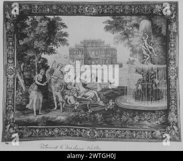 Bagno di Venere. Albani, Francesco (italiano, 1578-1660) (disegnato dopo) [pittore] c. 1700 arazzi materiali/tecniche: Cultura sconosciuta: French Weaving Center: Beauvais Ownership History: French & Co.. Venere siede sulla sedia, frequentata da ninfe, fontana in R, primo piano, palazzo adagiato nel lago (centro, sfondo), Apollo suona lira con carro e cupidi (BRD) strapwork con foglie di acanto, rosette e censori, conchiglie nei cartigli negli angoli French & Co. Foglio di scorta mancante dall'archivio, 20215 Foto Stock