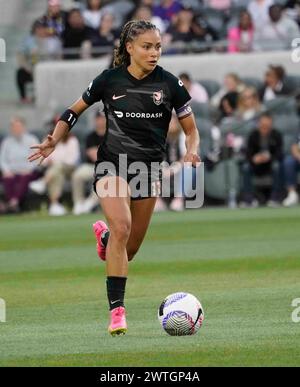 17 marzo 2024: NWSL - National Women's Soccer League - la stella della difesa dell'Angel City FC SARAH GORDEN è stata nominata giocatrice della partita in quanto Angel City FC è stata tagliata fuori dal Bay FC 1 a 0 nella partita di apertura della stagione 2024, Bom Stadium, Los Angeles, CA, USA, 17 marzo 2024. Credit Image cr Scott Mitchell/ZUMA Press (Credit Image: © Scott Mitchell/ZUMA Press Wire) SOLO PER USO EDITORIALE! Non per USO commerciale! Foto Stock