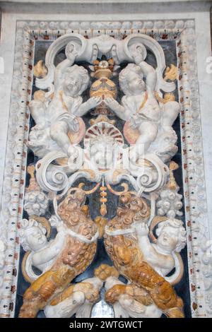 Interno della chiesa barocca di Gesù, nota anche come Casa professa, a Palermo Foto Stock