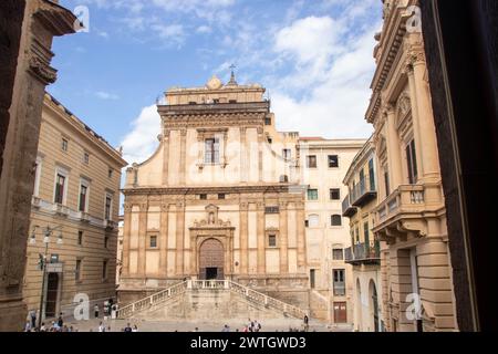 A Palermo, in Italia, il 2023 ottobre, la chiesa di Santa Caterina d'Alessandria chiamata anche «Chiesa di Santa Caterina delle donne» in piazza Bellini Foto Stock