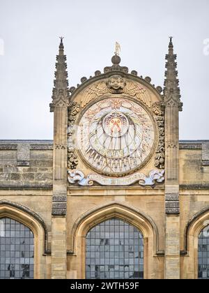 Orologio solare su un muro della biblioteca Codrington nel quadrilatero nord dell'All Souls College, Università di Oxford, Inghilterra. Foto Stock