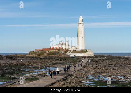 Faro di St Mary, su un'isola di marea nella città costiera di Whitley Bay, North Tyneside, Regno Unito Foto Stock