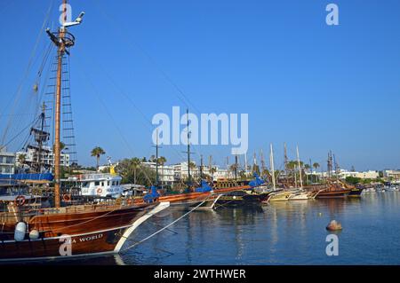 Turchia, Bodrum: Navi a vela ormeggiate nel porto. Foto Stock