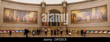 Washington, DC, USA - 28 febbraio 2024: Rotunda of the National Archives Building Foto Stock