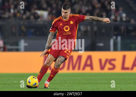 Roma, Lazio. 17 marzo 2024. Gianluca Mancini dell'AS Roma durante la partita di serie A tra Roma e Sassuolo allo stadio Olimpico, Italia, 17 marzo 2024. Credito AllShotLive: SIPA USA/Alamy Live News Foto Stock