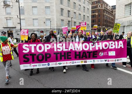Londra, Regno Unito. 16 marzo 2024. Gli attivisti anti-razzismo prendono parte a Stop Islamophobia Stop the Hate march. Crediti: Mark Kerrison/Alamy Live News Foto Stock