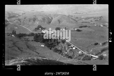 Panorama: La parte mjor del notevole bacino tettonico Rikiorangi gelatina negativi argento, negativi bianco e nero Foto Stock