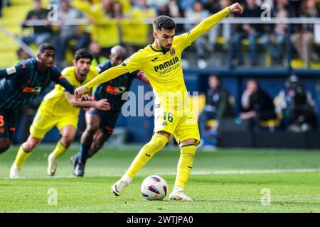 Alex Baena di Villarreal durante la partita di campionato spagnolo della Liga tra Villarreal CF e Valencia CF il 17 marzo 2024 all'Estadio de la ceramica di Villarreal, Spagna Foto Stock