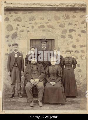 Raggruppa le stampe in bianco e nero con orientamento verticale Foto Stock