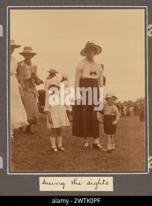 Horowhenua A and P Show, Levin: Vedere le attrazioni turistiche, 13 gennaio 1921. Dall'album: Fotografie di famiglia [1920-1921] stampe fotografiche, stampe in argento gelatina, stampe in bianco e nero Foto Stock