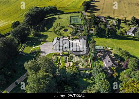 Vista elevata sul giardino, residenza di campagna a Greystones, contea di Wicklow, Irlanda Foto Stock