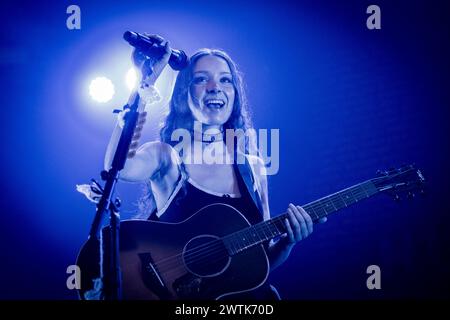 Copenaghen, Danimarca. 16 febbraio 2024. La cantante, cantautrice e musicista inglese Holly Humberstone esegue un concerto dal vivo al DR Koncerthuset di Copenaghen. (Credito fotografico: Gonzales Photo - Thomas Rasmussen). Foto Stock