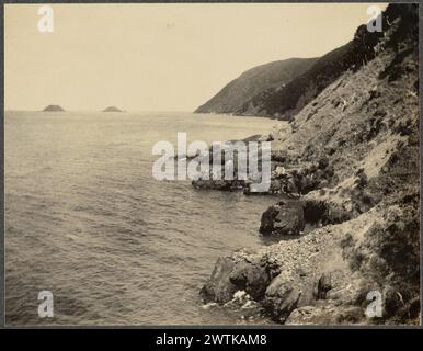 Costa orientale di Kapiti che mostra Ohako PT. e due delle insenature periferiche stampe fotografiche, stampe in argento gelatina Foto Stock