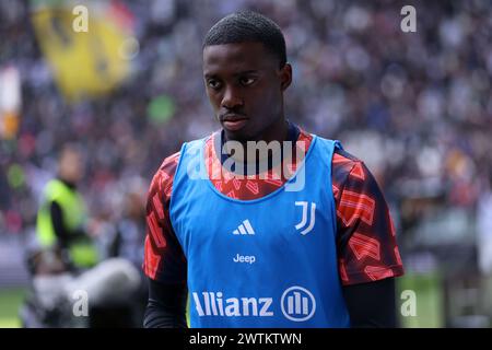 Timothy Weah della Juventus FC guarda durante la partita di serie A tra Juventus FC e Genoa CFC allo stadio Allianz il 17 marzo 2024 a Torino. Foto Stock