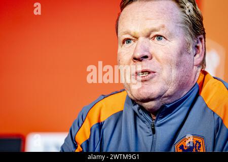 ZEIST, Paesi Bassi. 18 marzo 2024. Football, KNVB Campus, stagione 2023/2024, Persconference Ronald Koeman credito: Pro Shots/Alamy Live News Foto Stock