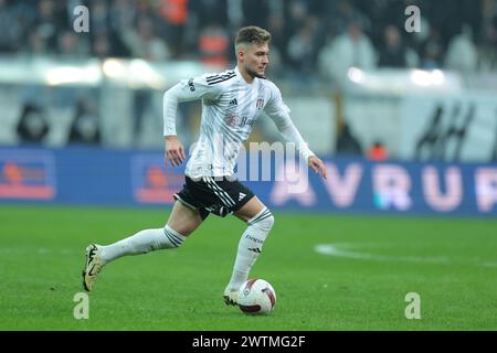 Istanbul, Turchia. 16 marzo 2024. Istanbul, Turchia, 16 marzo 2024: Ernest Muci (23 Besiktas) durante la partita di calcio turca della Super League tra Besiktas e Bitexen Antalyaspor allo stadio Tupras, Turchia. (/SPP) credito: SPP Sport Press Photo. /Alamy Live News Foto Stock