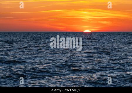 Mar Baltico con tramonto sull'isola di Hiddensee, Germania. Foto Stock