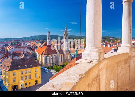 Una vista panoramica dal balcone della Torre dei Vigili del fuoco di Sopron, un'antica città ungherese. Foto Stock