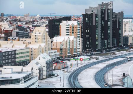 Reykjavik, Islanda - 4 aprile 2017: Paesaggio urbano di Reykjavik, foto aerea scattata di giorno Foto Stock