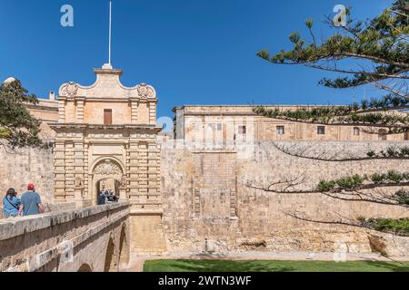 La porta di Mdina, nota anche come porta principale o porta di Vilhena, è la porta principale della città fortificata di Mdina, Malta Foto Stock