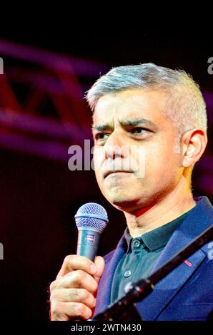 Sadiq Khan ha lanciato la sua campagna per un terzo mandato record come sindaco di Londra promettendo la "più grande iniziativa di costruzione del consiglio in una generazione". Foto Stock