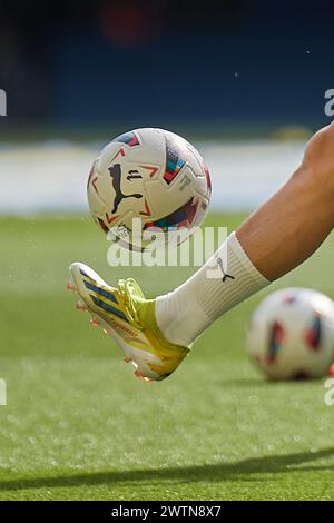 VILLARREAL, SPAGNA - 17 MARZO: Il pallone della Liga durante la partita sportiva LaLiga EA tra Villarreal FC e Valencia CF all'Estadio de la ceramica il 17 marzo 2024 a Villarreal, Spagna. (Foto di Jose Torres/Photo Players Images) Foto Stock