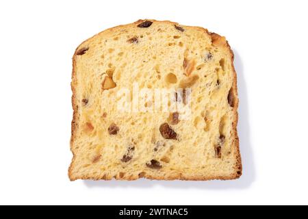 Concediti la squisita semplicità di una fetta di panettone classico, che cattura l'essenza della tradizionale cottura italiana con il suo sapore ricco e. Foto Stock