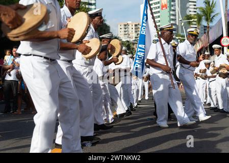 Salvador, Bahia, Brasile - 3 febbraio 2024: Brasiliana Frigate, una manifestazione culturale di Bahia, è visto sfilare durante Fuzue, pre-carnevale nel Foto Stock