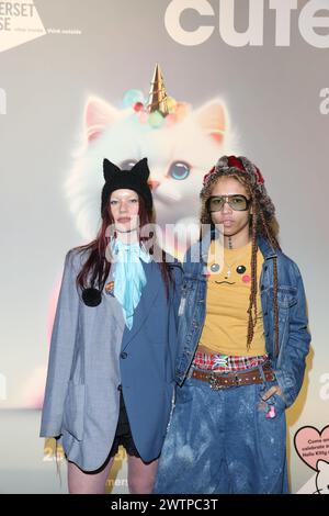 Rhian Teasdale e Lava la Rue partecipano al lancio della mostra "CUTE" alla Somerset House di Londra. Foto Stock