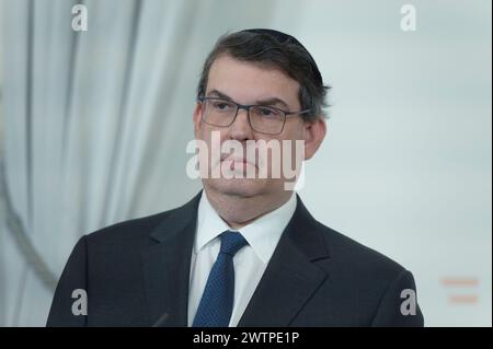 Vienna, Austria. 18 marzo 2024. Il presidente della società religiosa israelita d'Austria Oskar Deutsch per la presentazione del “pacchetto di misure contro l'antisemitismo nello spazio digitale” nella Cancelleria federale Foto Stock