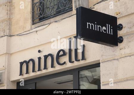 Bordeaux , Francia - 03 12 2024 : negozio di ingresso del marchio Minelli logo e negozio di insegne di testo sulla parete della facciata boutique catena francese calzature al dettaglio calzature fash Foto Stock