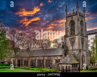 La chiesa di San Giovanni Evangelista è una chiesa anglicana ridondante situata nel centro della città di Leeds, West Yorkshire, Inghilterra. Foto Stock