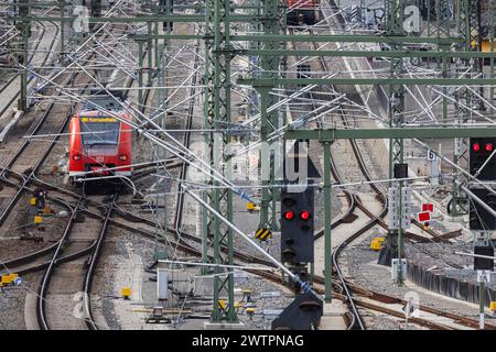 Nuovi binari ferroviari di Untertuerkheim. La rete di binari è stata riorganizzata come parte di Stoccarda 21. Tra le altre cose, ci sono 33 binari per i treni Foto Stock