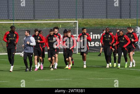 Tubize, Belgio. 19 marzo 2024. I giocatori del Belgio nella foto all'inizio di una sessione di allenamento della nazionale belga di calcio Red Devils, presso il centro di allenamento della Royal Belgian Football Association, a Tubize, martedì 19 marzo 2024. Sabato, i Red Devils giocano un'amichevole contro l'Irlanda, parte dei preparativi per l'Euro 2024. BELGA PHOTO VIRGINIE LEFOUR credito: Belga News Agency/Alamy Live News Foto Stock