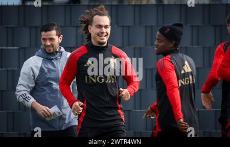 Tubize, Belgio. 19 marzo 2024. Arthur Theate belga raffigurato durante una sessione di allenamento della nazionale belga di calcio Red Devils, presso il centro di allenamento della Royal Belgian Football Association, a Tubize, martedì 19 marzo 2024. Sabato, i Red Devils giocano un'amichevole contro l'Irlanda, parte dei preparativi per l'Euro 2024. BELGA PHOTO VIRGINIE LEFOUR credito: Belga News Agency/Alamy Live News Foto Stock