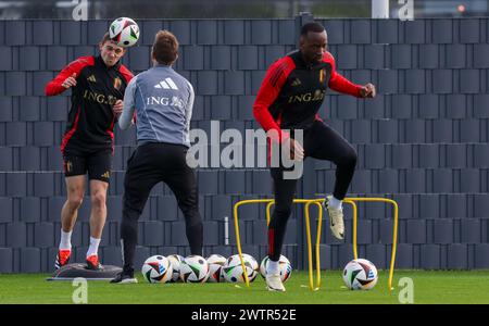 Tubize, Belgio. 19 marzo 2024. Timothy Castagne belga in azione durante una sessione di allenamento della nazionale belga di calcio Red Devils, presso il centro di allenamento della Royal Belgian Football Association, a Tubize, martedì 19 marzo 2024. Sabato, i Red Devils giocano un'amichevole contro l'Irlanda, parte dei preparativi per l'Euro 2024. BELGA PHOTO VIRGINIE LEFOUR credito: Belga News Agency/Alamy Live News Foto Stock