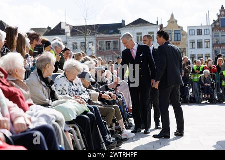 Oudenaarde, Belgio. 19 marzo 2024. Re Filippo - Filip del Belgio nella foto durante una visita reale a Oudenaarde, martedì 19 marzo 2024, parte di una visita nella provincia delle Fiandre Orientali. BELGA FOTO KURT DESPLENTER credito: Belga News Agency/Alamy Live News Foto Stock