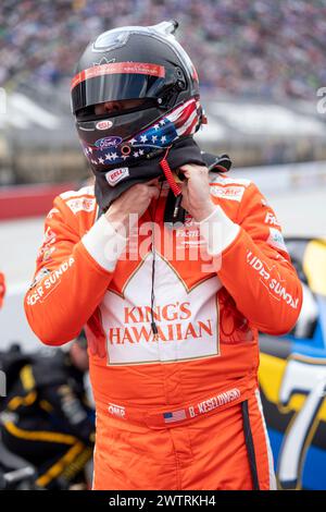Bristol, Tn, Stati Uniti. 17 marzo 2024. 17 marzo 2024-Bristol, TN; Brad Keselowski si aggiudica la posizione per il Food City 500 a Bristol, TN, USA. (Immagine di credito: © Logan T Arce Action Sports/ASP) SOLO PER USO EDITORIALE! Non per USO commerciale! Foto Stock
