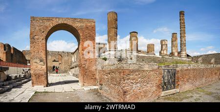 Pompei Napoli. Tempio di Giove, nella città di Pompei, antica città romana vicino a Napoli. Italia. Foto Stock