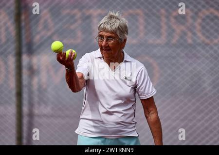 Manavgat, Antalya, Turchia. 19 marzo 2024. Dorothy Bamber (GBR) serve SOLO durante i Campionati mondiali a squadre e individuali 2024 65-90 (immagine di credito: © Mathias Schulz/ZUMA Press Wire). Non per USO commerciale! Foto Stock