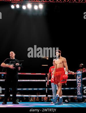 Hamzah Sheeraz vs. Liam Williams - WBC Silver and Commonwealth Middleweight Championships durante Queensberry Promotions Show Sheeraz vs Williams alla Copper Box Arena sabato 10 febbraio 2024 a LONDRA, INGHILTERRA. Foto Stock