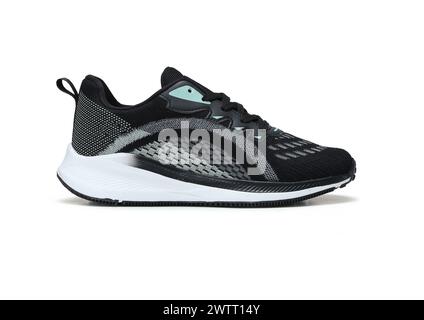 sneaker leggere alla moda e alla moda isolate su sfondo bianco Foto Stock