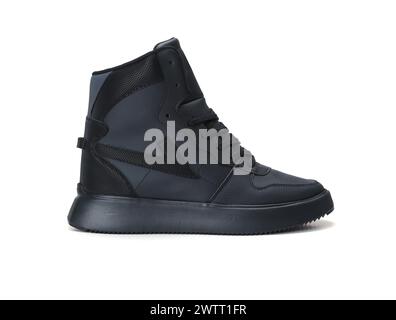 sneaker alte alla caviglia isolate su sfondo bianco Foto Stock