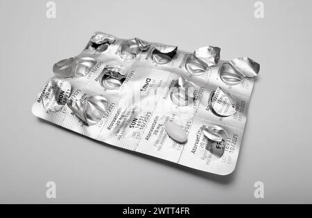 compressa di statina su confezione blister in foglio di alluminio Foto Stock