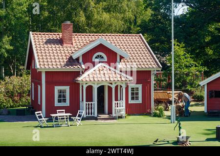 VIMMERBY, SVEZIA - 14 giugno 2023: Parco a tema Astrid Lindgren's World, casa Emil di Lonneberga. Foto Stock