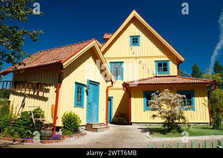 VIMMERBY, SVEZIA - 14 giugno 2023: Parco a tema Astrid Lindgren's World, Pippi Longstocking's House Villa Villekulla. Foto Stock