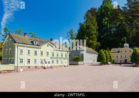 VIMMERBY, SVEZIA - 14 giugno 2023: Parco a tema Astrid Lindgren's World. La piccola, piccola città. Foto Stock